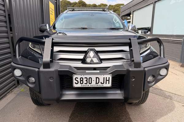 2021 Mitsubishi Pajero Sport GLS QF thumb-1