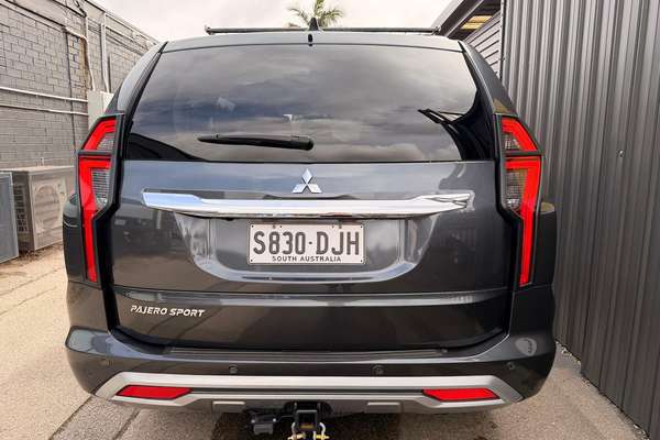 2021 Mitsubishi Pajero Sport GLS QF thumb-5