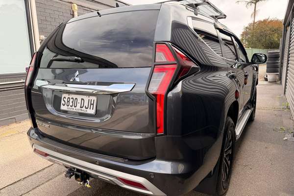 2021 Mitsubishi Pajero Sport GLS QF thumb-6