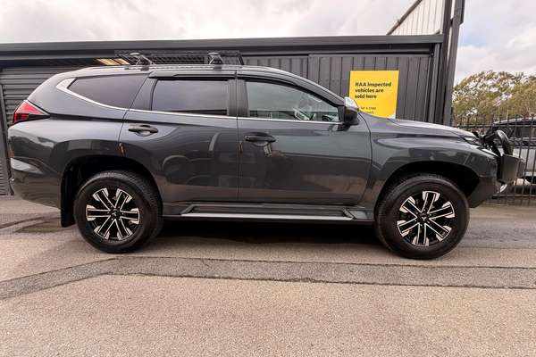 2021 Mitsubishi Pajero Sport GLS QF thumb-7