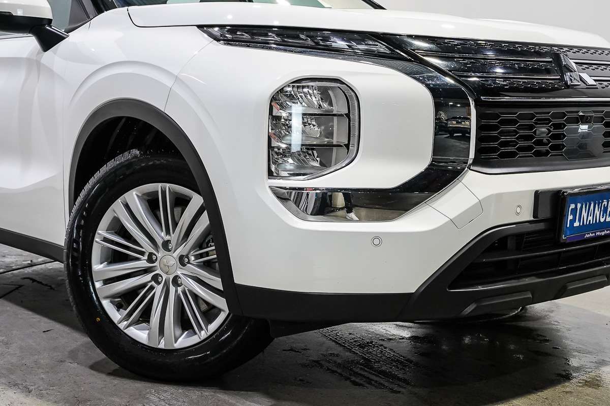 2024 Mitsubishi Outlander ES ZM