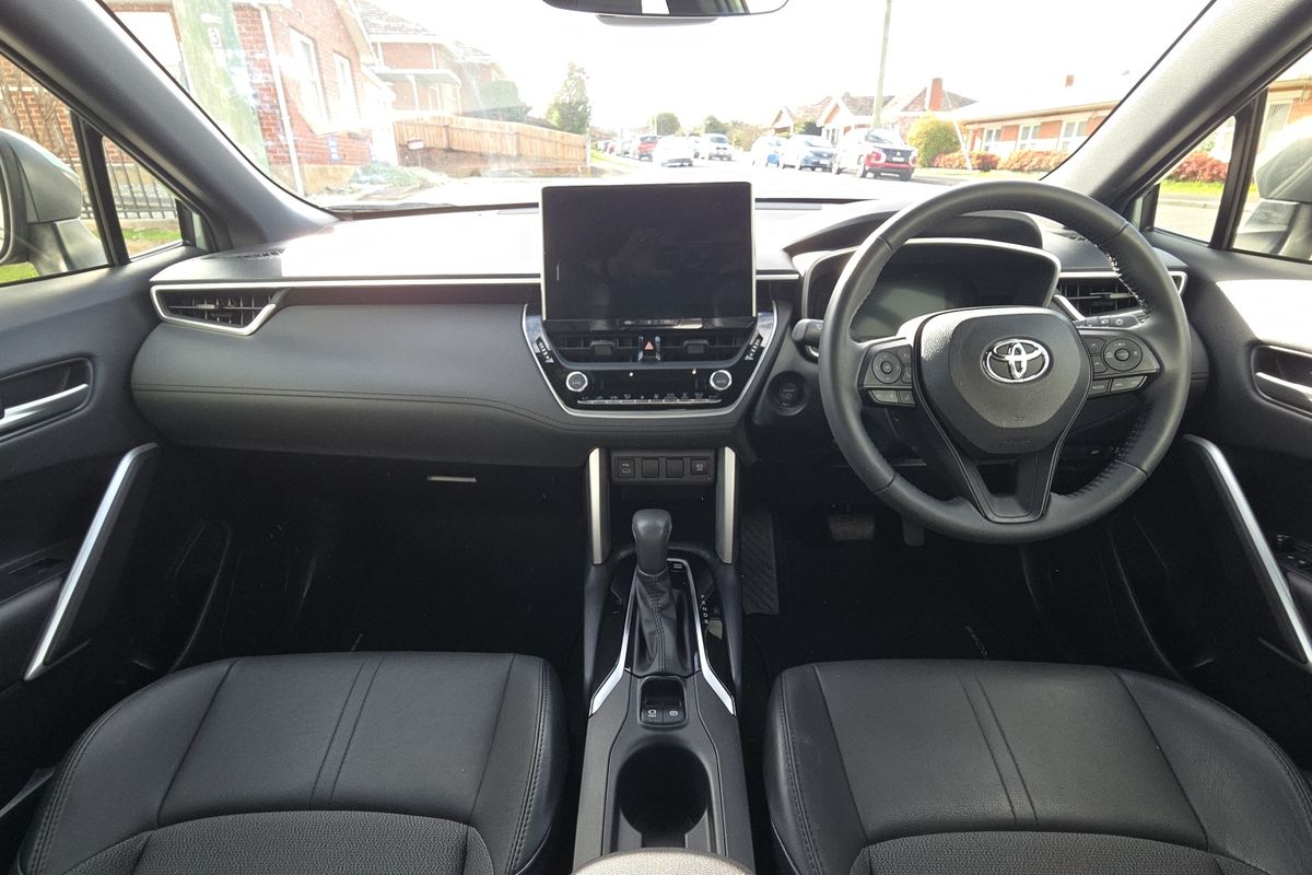 2024 Toyota Corolla Cross GXL MXGH10R