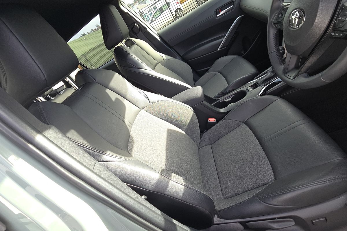 2024 Toyota Corolla Cross GXL MXGH10R