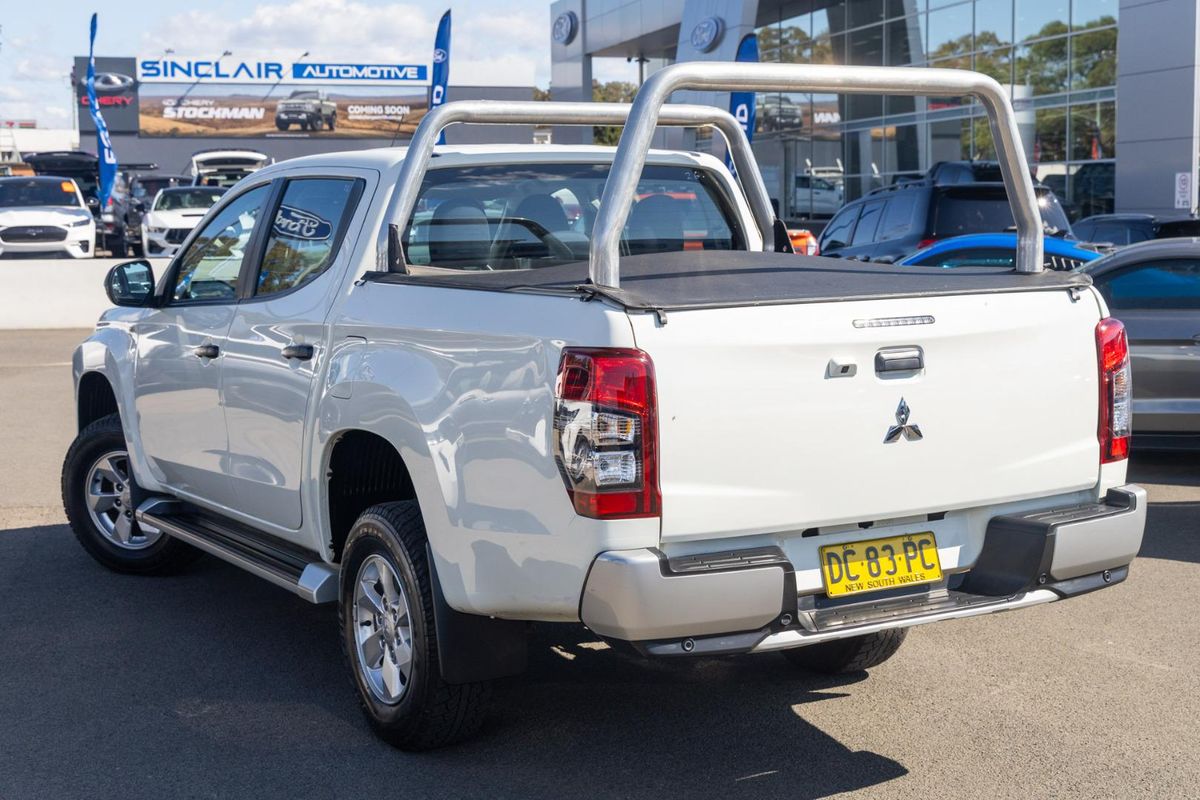 2021 Mitsubishi Triton GLX MR 4X4