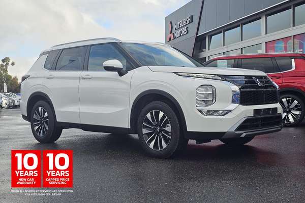 2025 Mitsubishi Outlander LS ZM
