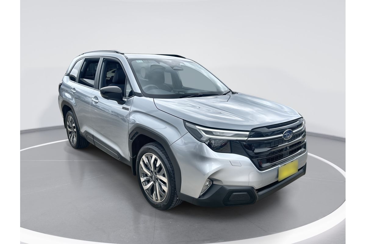 2025 Subaru Forester Hybrid Touring S6