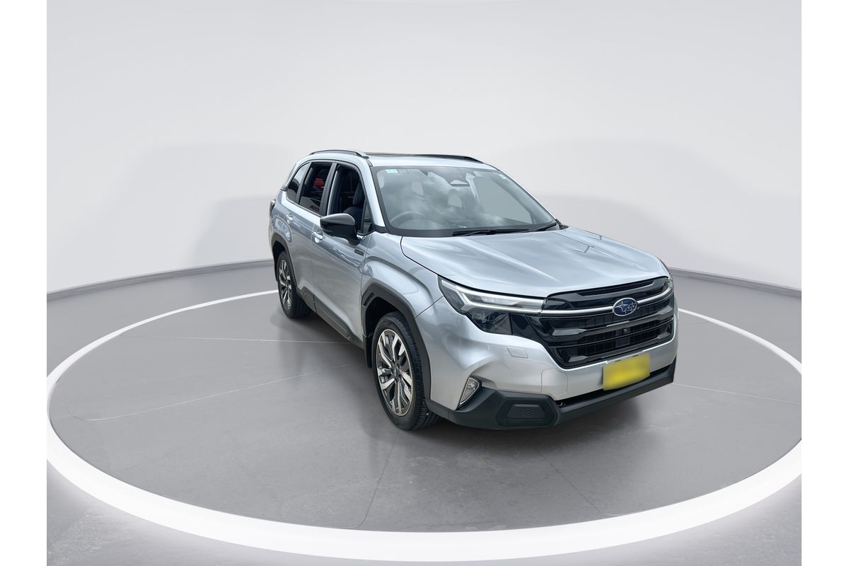 2025 Subaru Forester Hybrid Touring S6