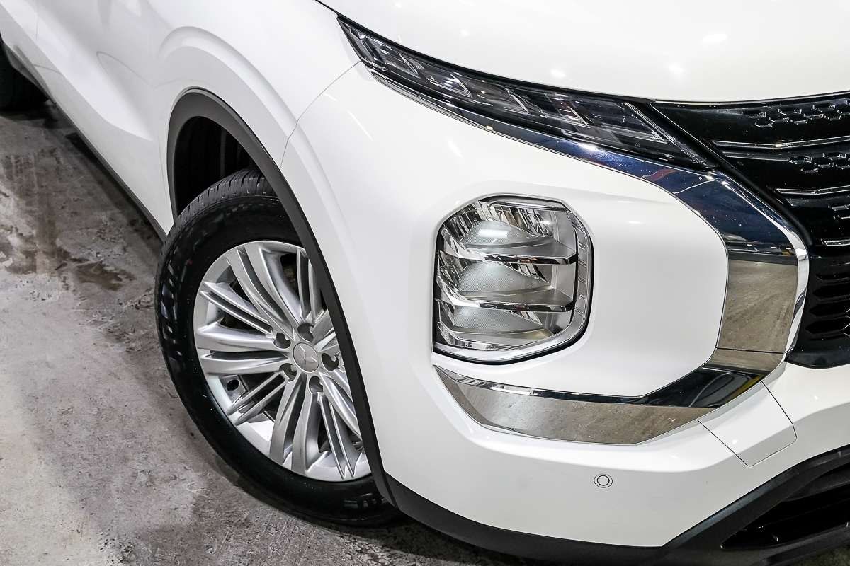 2024 Mitsubishi Outlander ES ZM