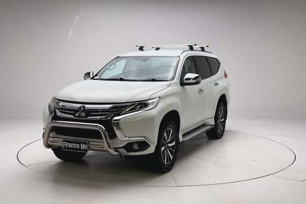2016 Mitsubishi Pajero Sport GLS QE thumb-5