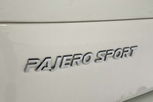 2016 Mitsubishi Pajero Sport GLS QE thumb-21