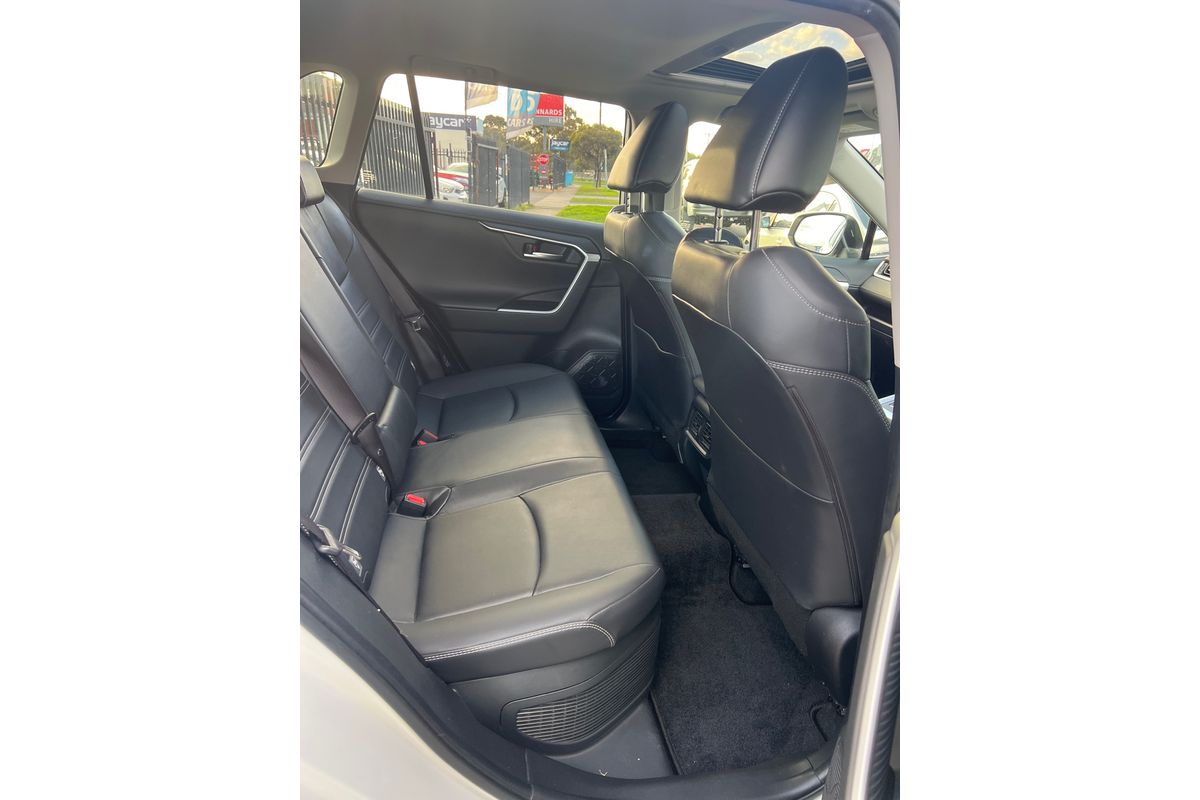 2020 Toyota RAV4 Cruiser AXAH52R image 12