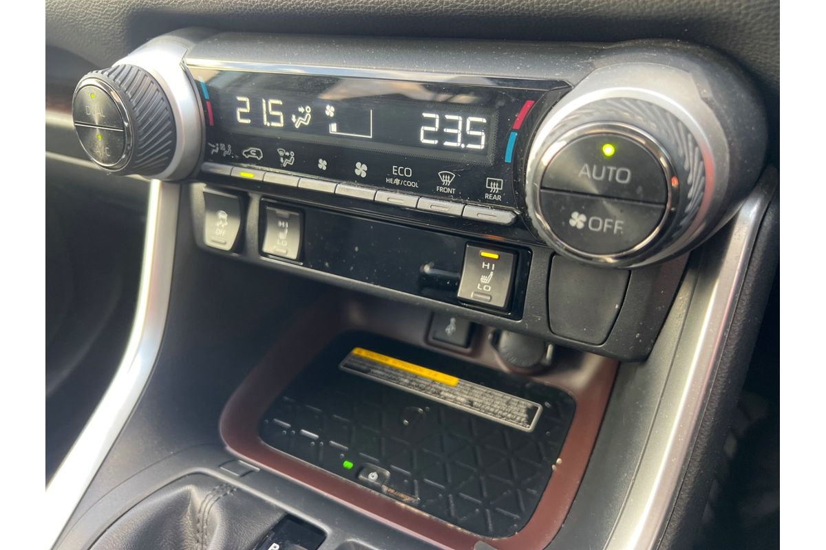 2020 Toyota RAV4 Cruiser AXAH52R image 19