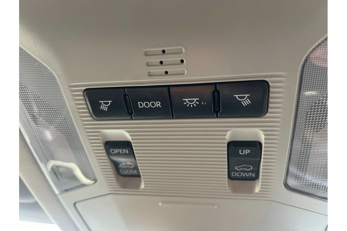 2020 Toyota RAV4 Cruiser AXAH52R image 25
