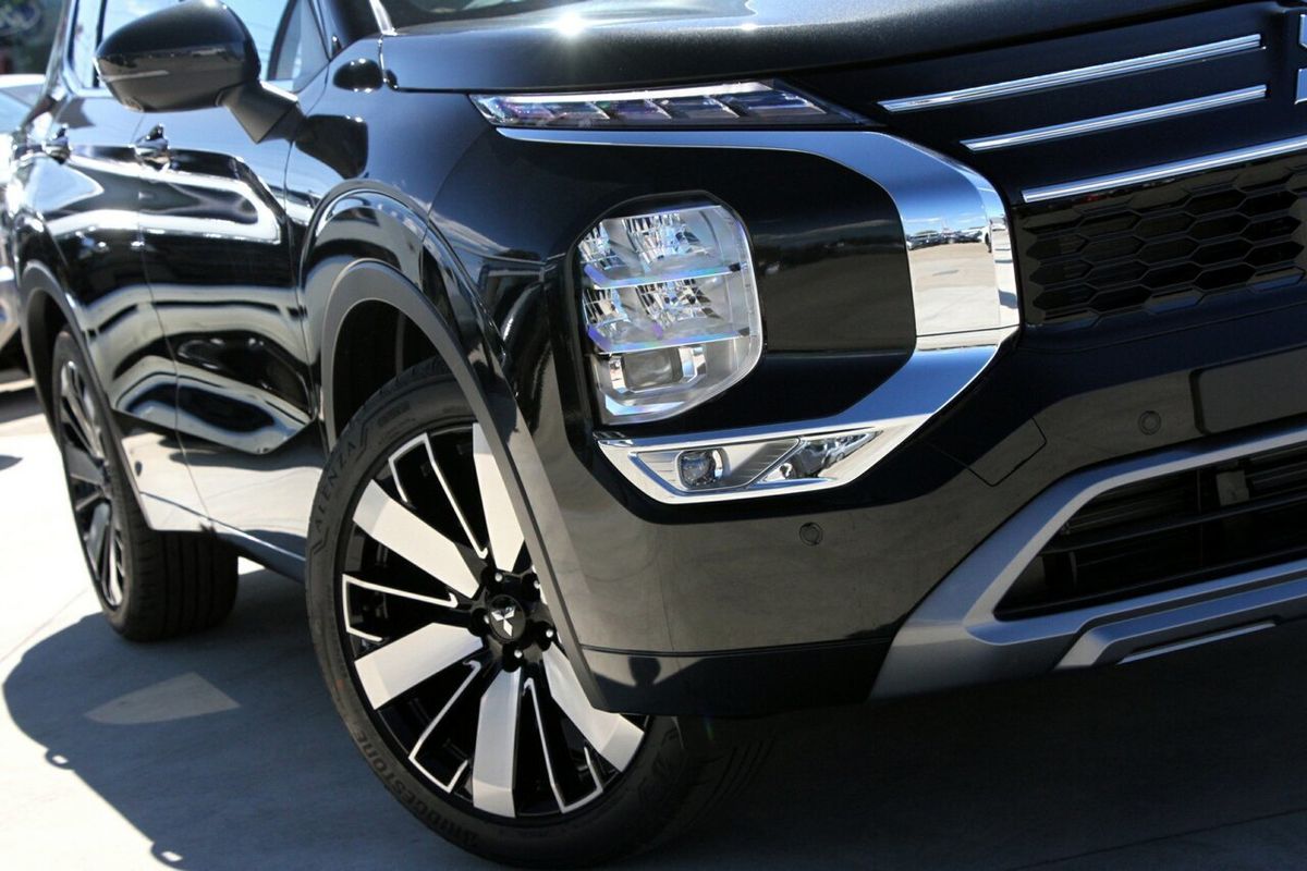 2026 Mitsubishi Outlander Exceed Tourer ZM