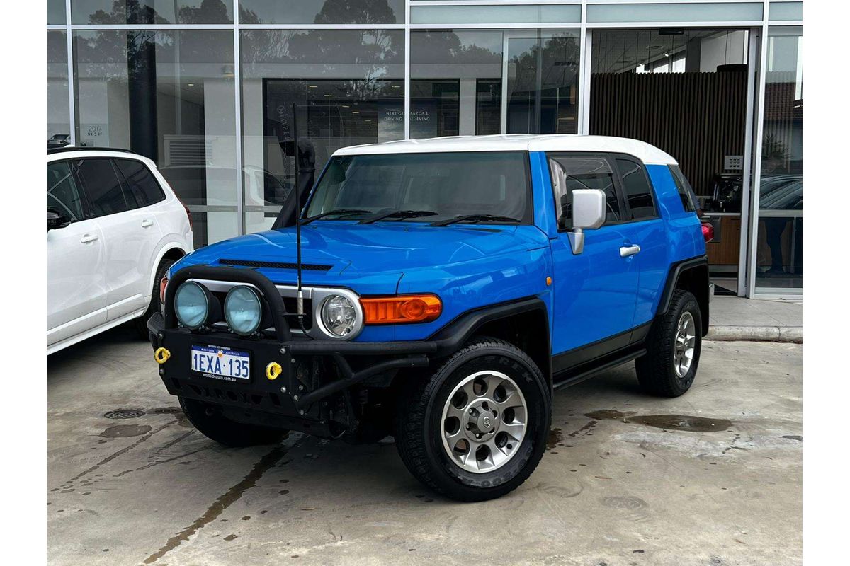 2011 Toyota FJ Cruiser GSJ15R