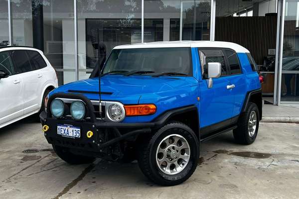2011 Toyota FJ Cruiser GSJ15R