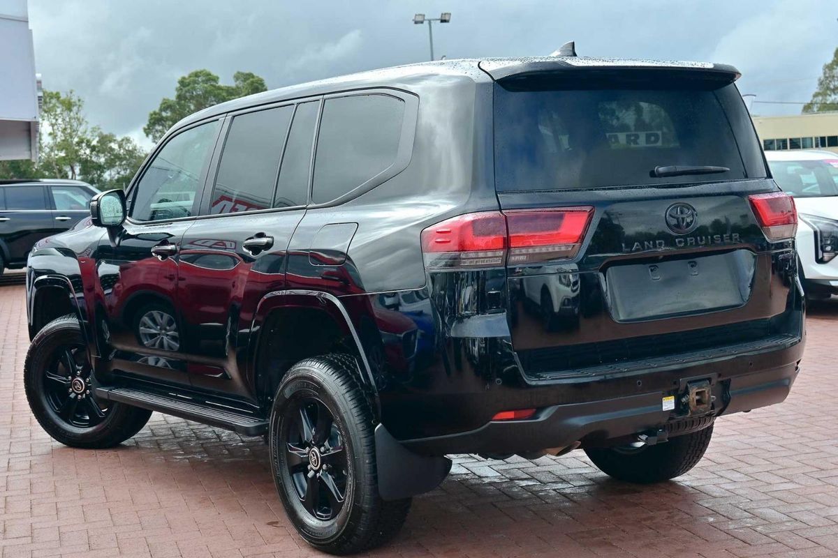 2022 Toyota Landcruiser Sahara FJA300R