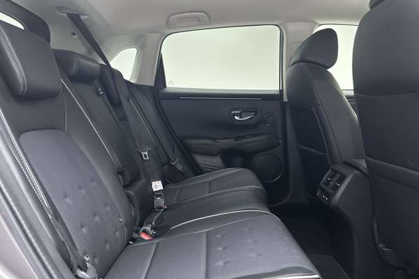 2023 Honda ZR-V VTi L RZ thumb-11