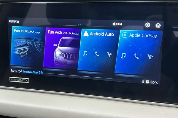 2024 Mahindra XUV700 AX7L thumb-16