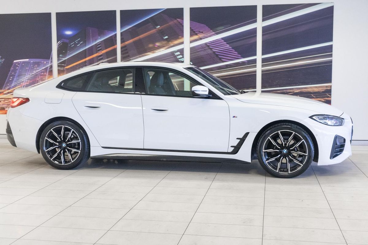 2022 BMW 4 Series 420i M Sport G26 image 3
