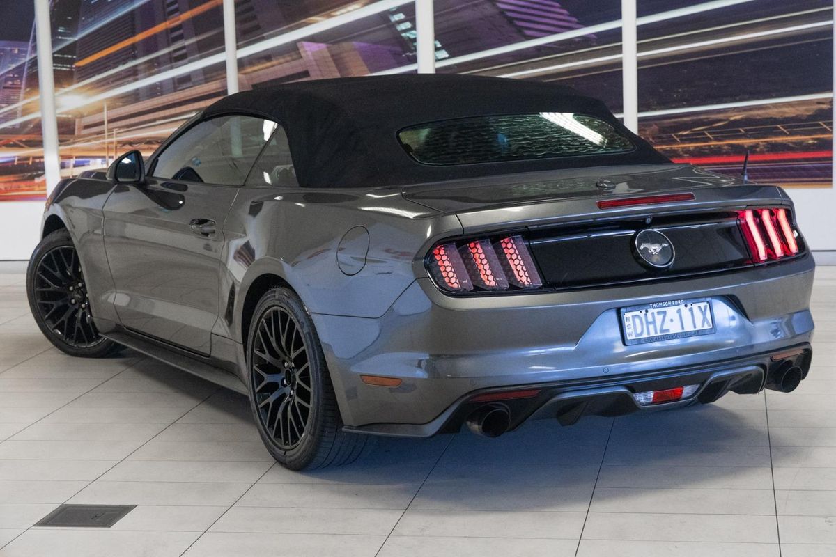 2016 Ford Mustang FM image 2