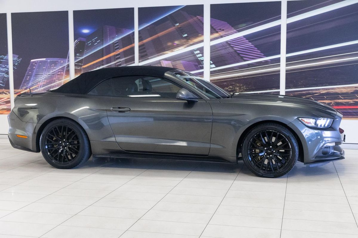 2016 Ford Mustang FM image 3