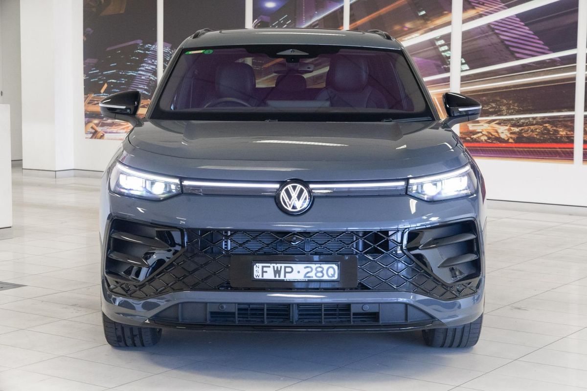 2025 Volkswagen Tayron 195TSI R-Line R4 image 4