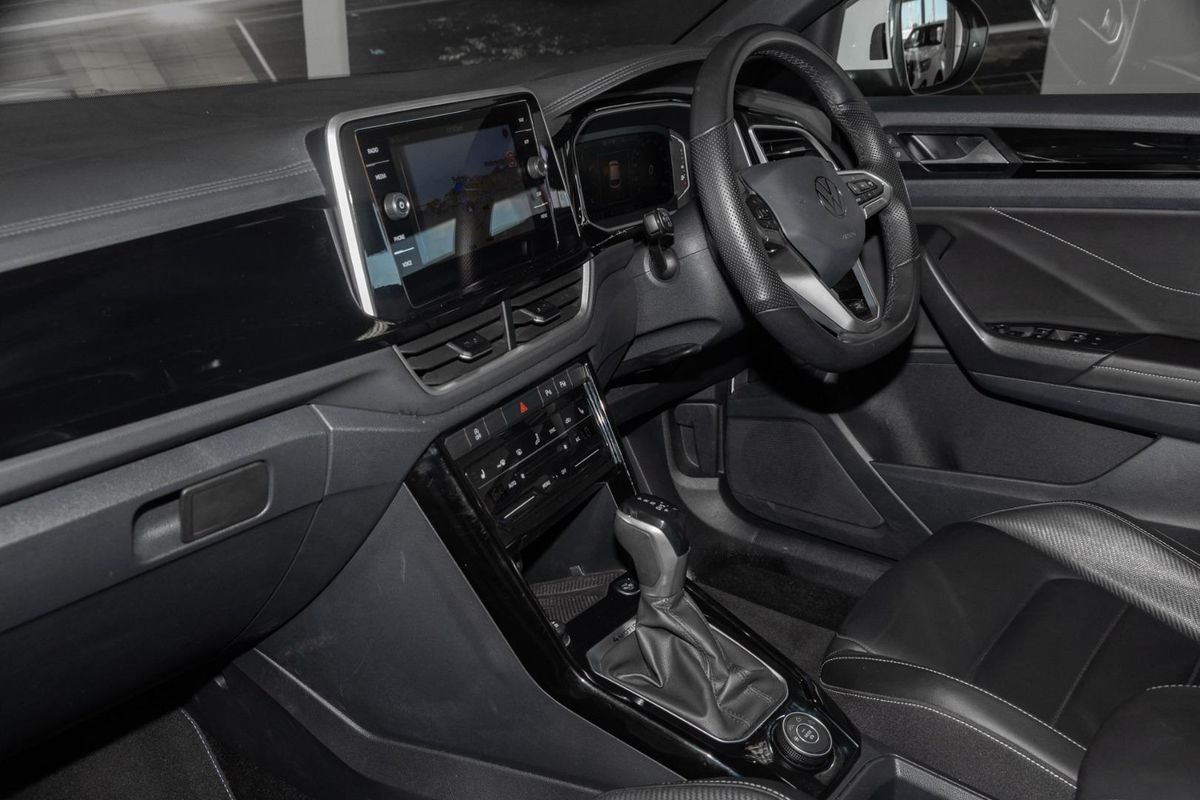 2025 Volkswagen T-Roc 140TSI R-Line D11 image 8