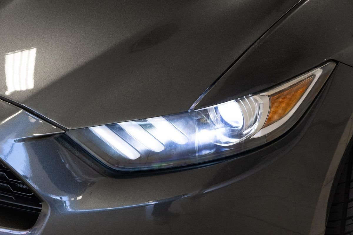 2016 Ford Mustang FM image 16