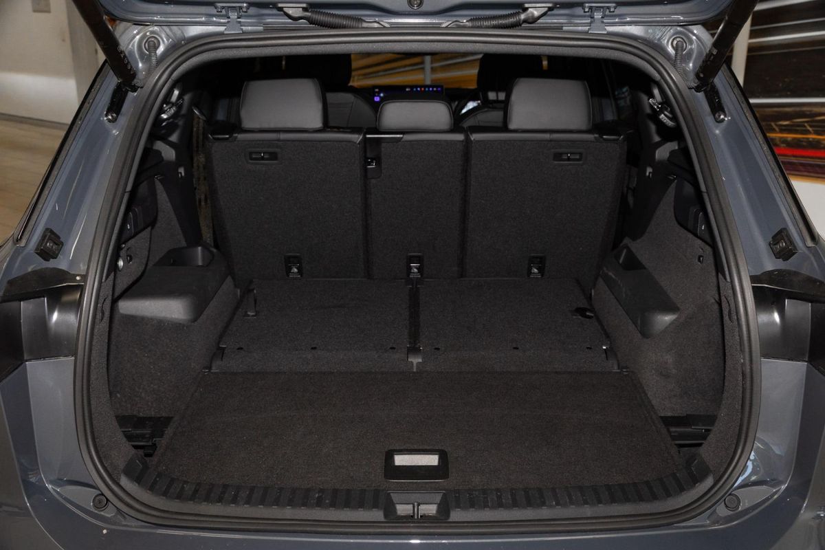 2025 Volkswagen Tayron 195TSI R-Line R4 image 19