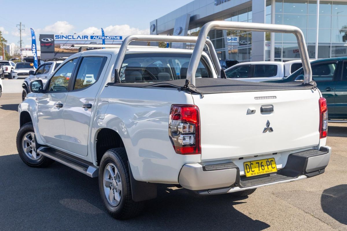 2021 Mitsubishi Triton GLX MR 4X4