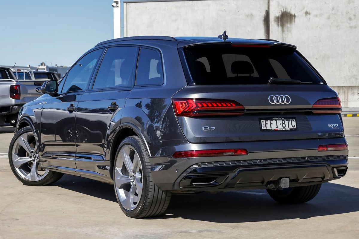 2023 Audi Q7 50 TDI S line 4M
