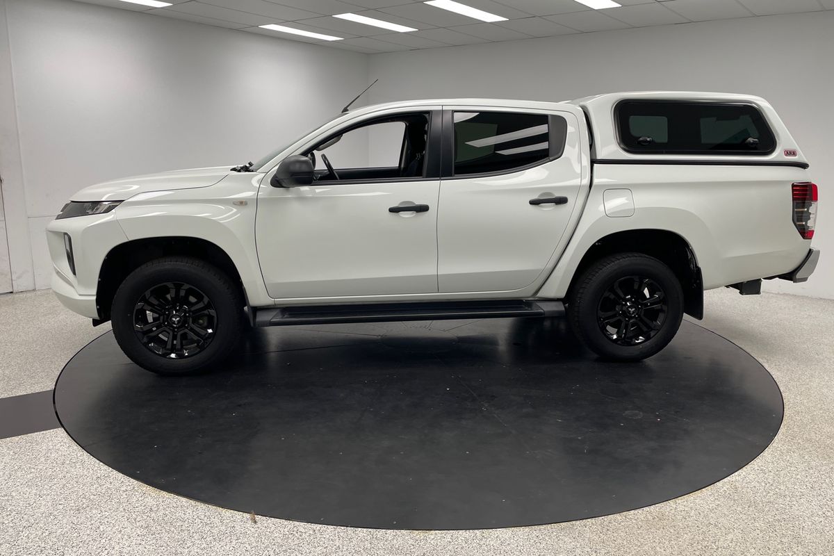 2023 Mitsubishi Triton GLX-R MR 4X4