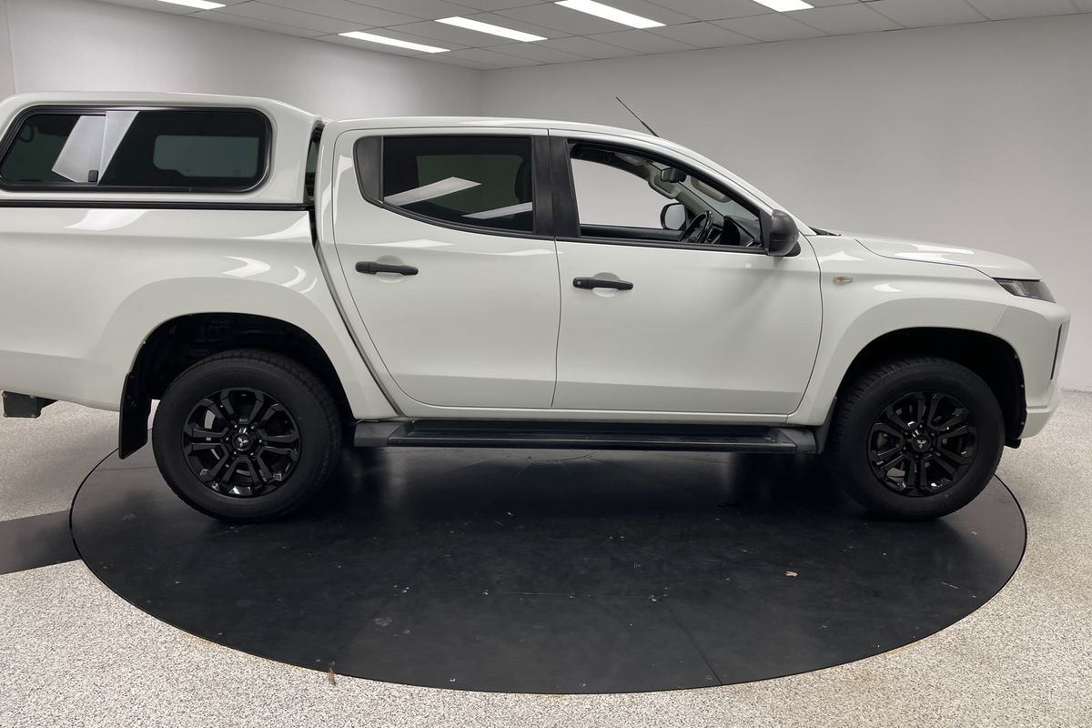 2023 Mitsubishi Triton GLX-R MR 4X4