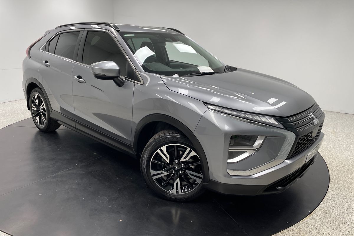 2022 Mitsubishi YB