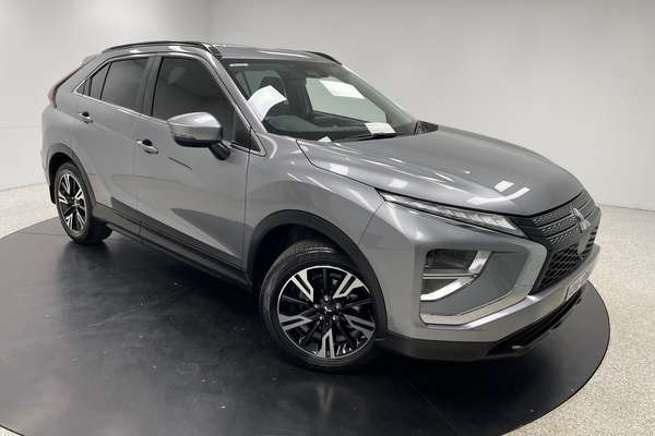 2022 Mitsubishi YB