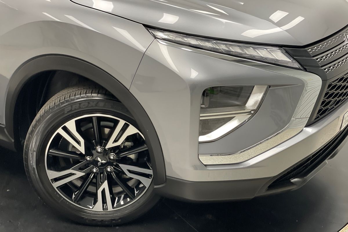 2022 Mitsubishi YB
