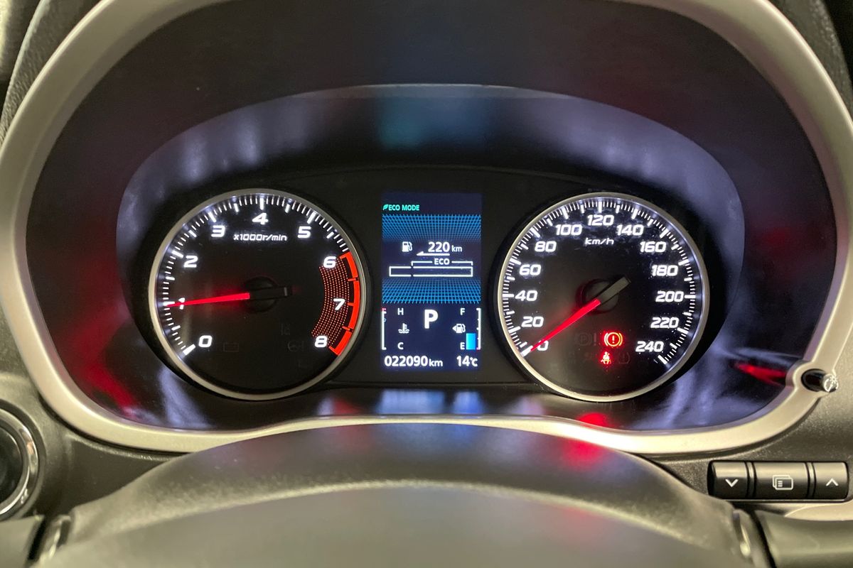 2022 Mitsubishi YB