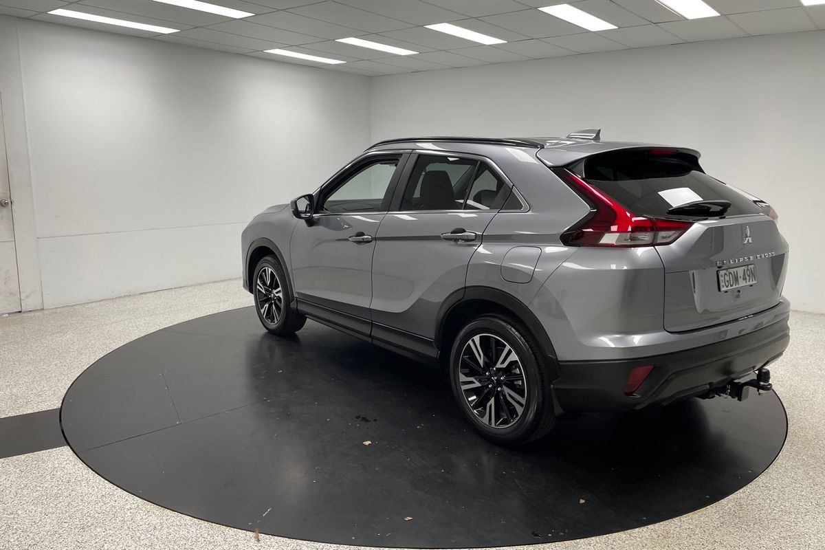 2022 Mitsubishi YB