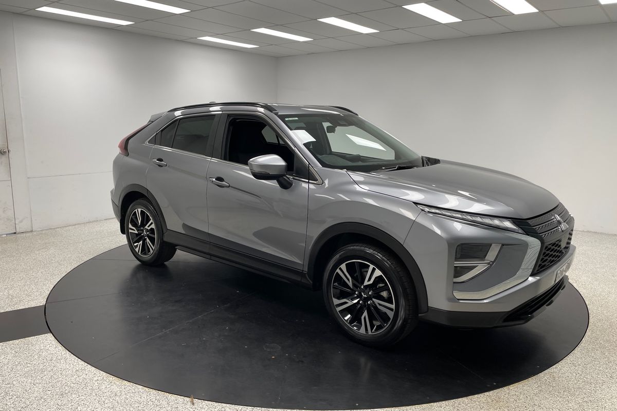 2022 Mitsubishi YB