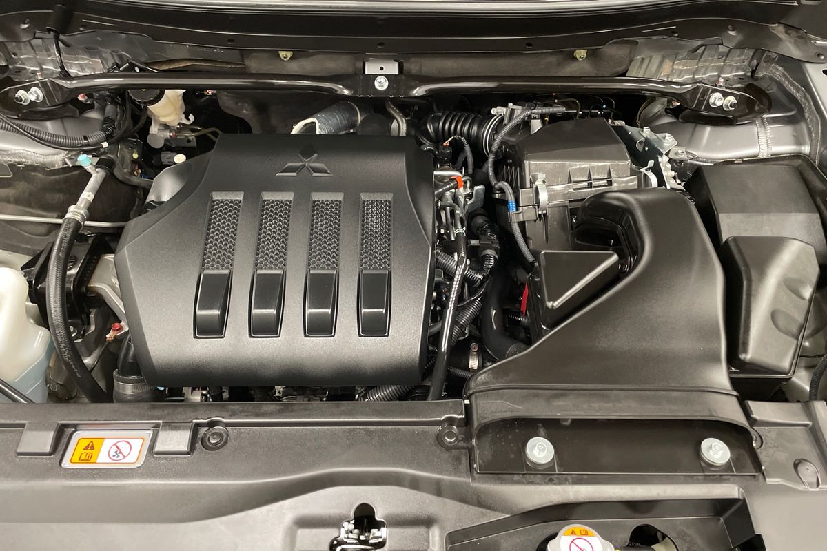2022 Mitsubishi YB