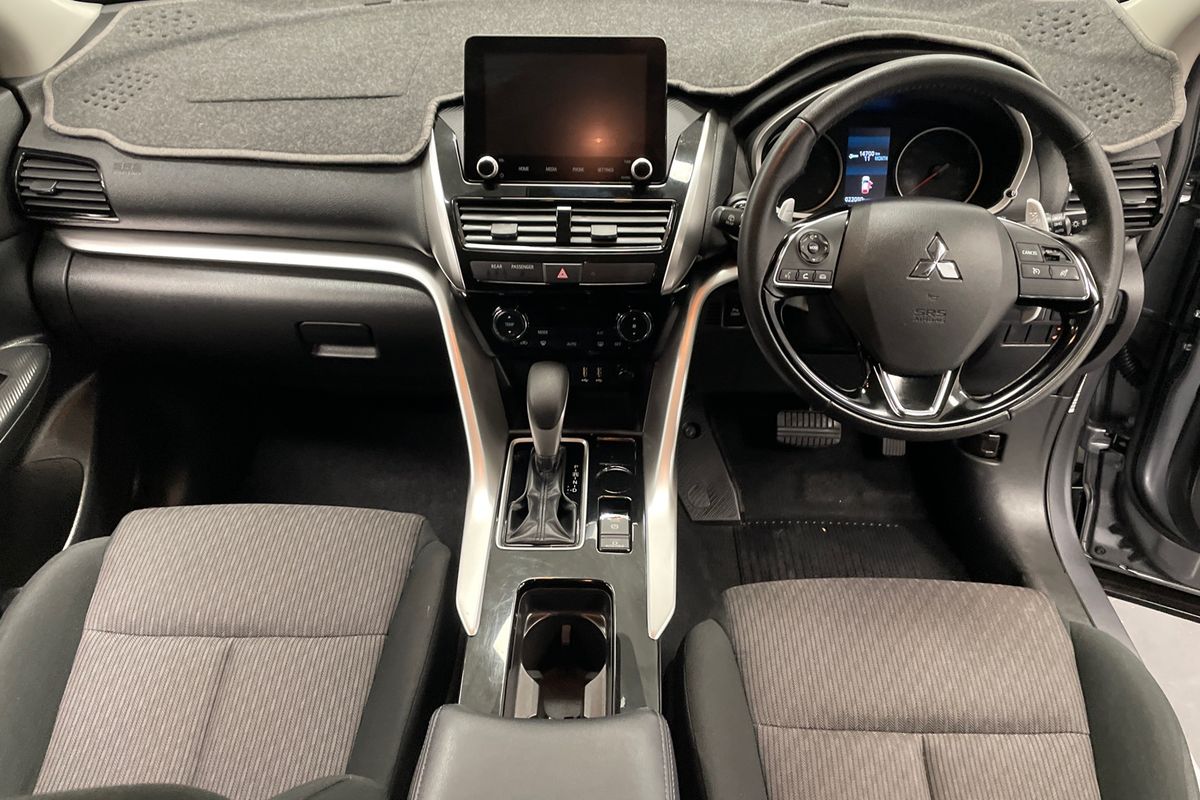 2022 Mitsubishi YB