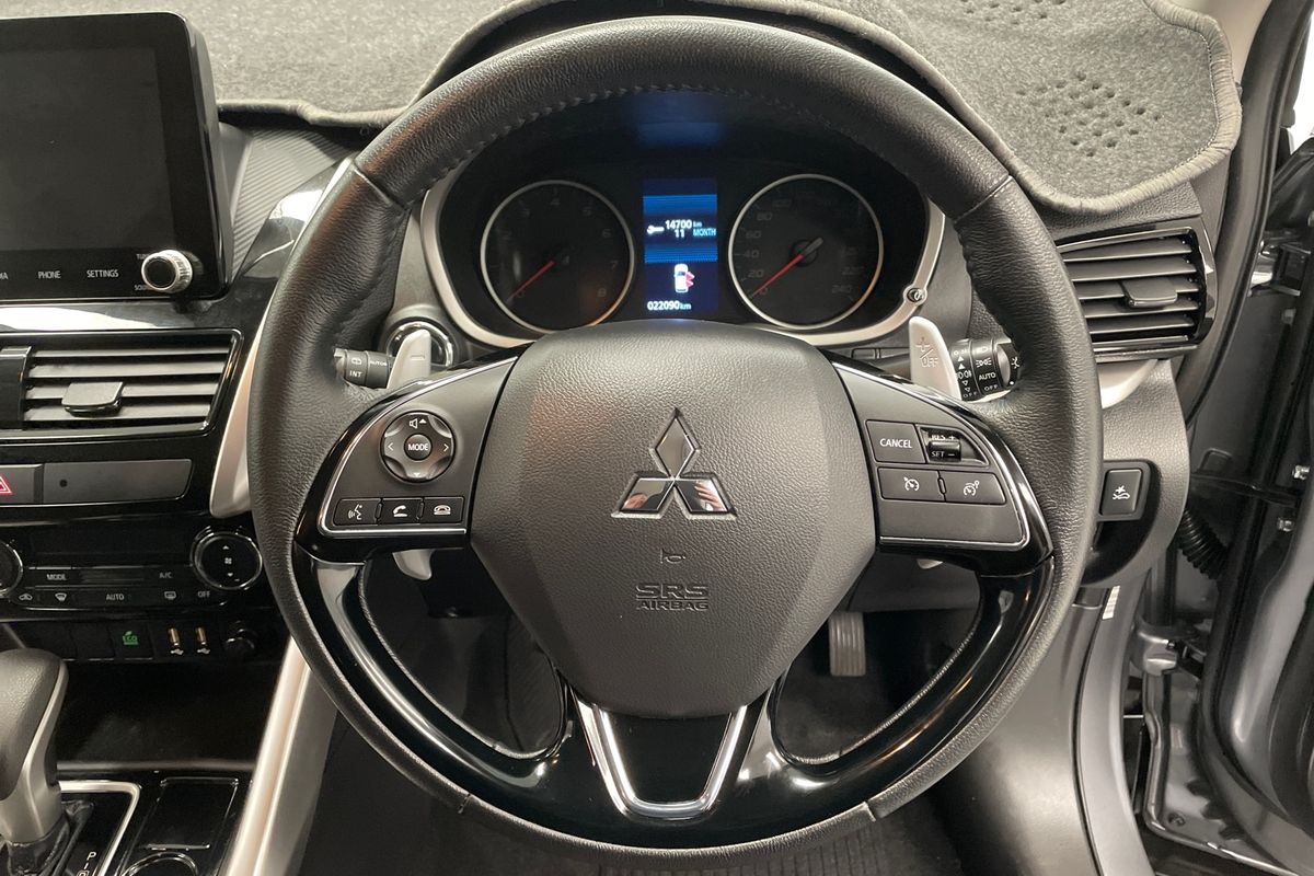 2022 Mitsubishi YB