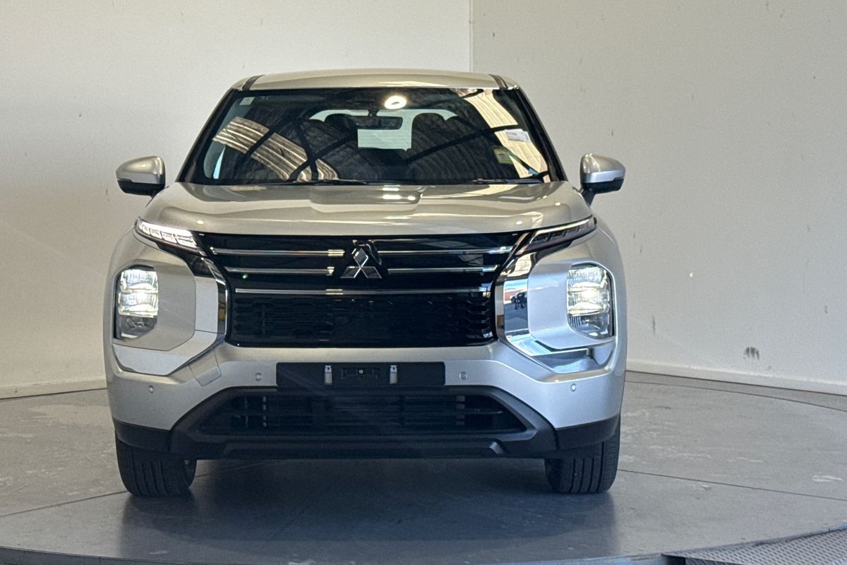 2026 Mitsubishi Outlander ES ZM