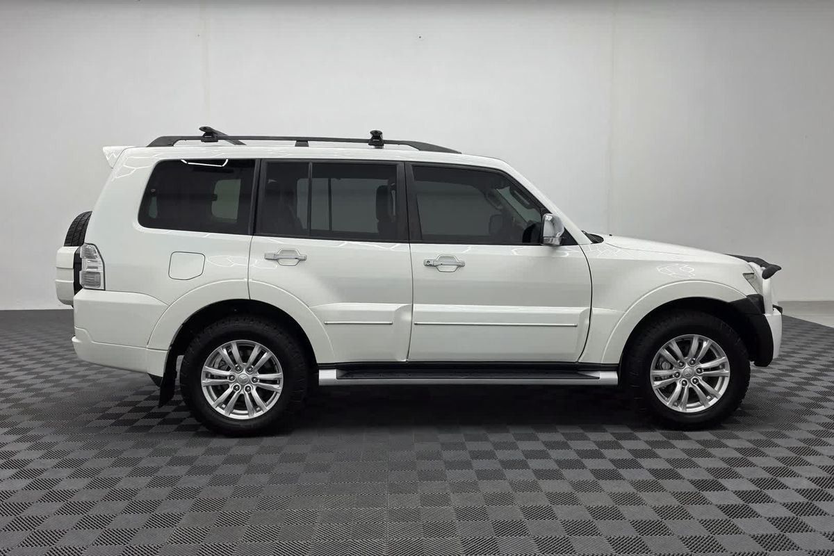 2014 Mitsubishi Pajero Exceed NW
