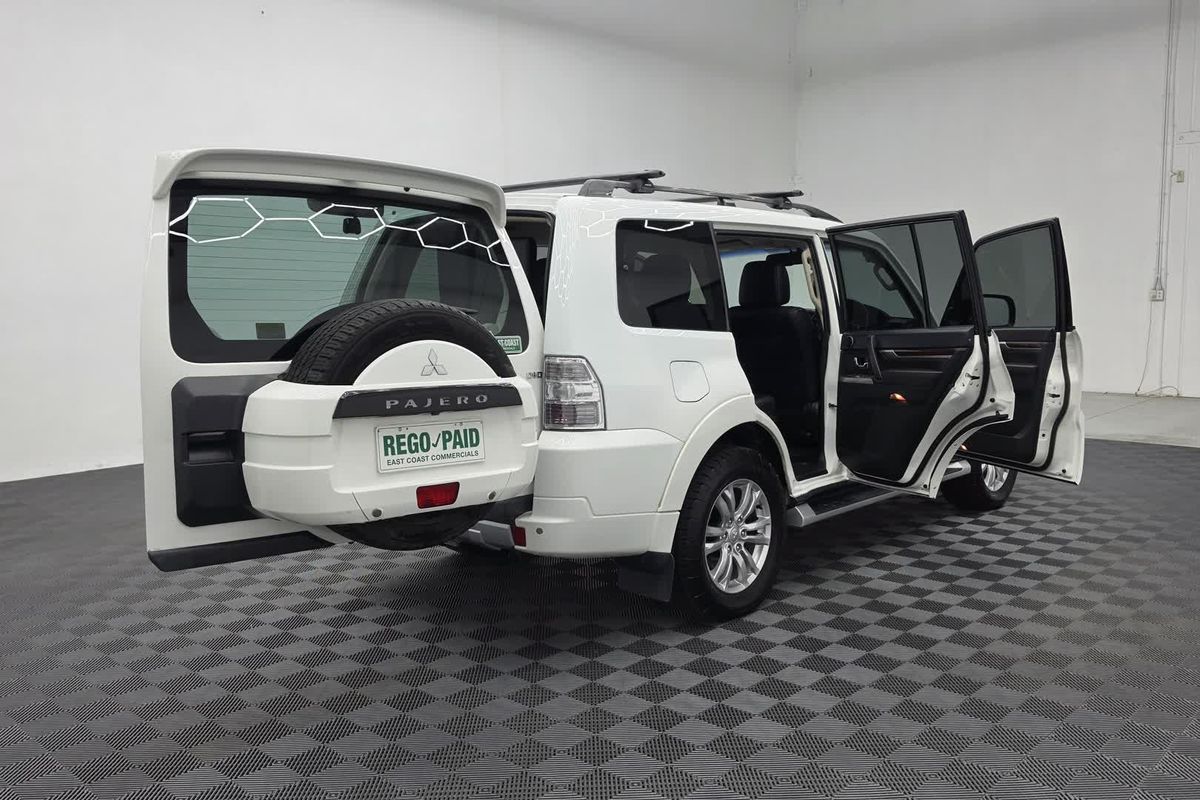 2014 Mitsubishi Pajero Exceed NW