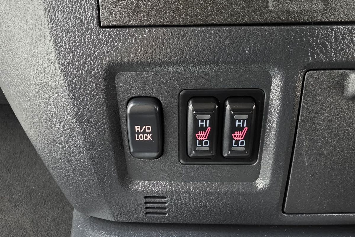 2014 Mitsubishi Pajero Exceed NW