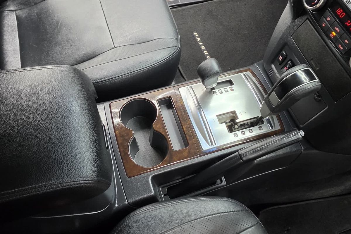 2014 Mitsubishi Pajero Exceed NW