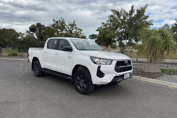 2024 Toyota Hilux SR GUN126R 4X4