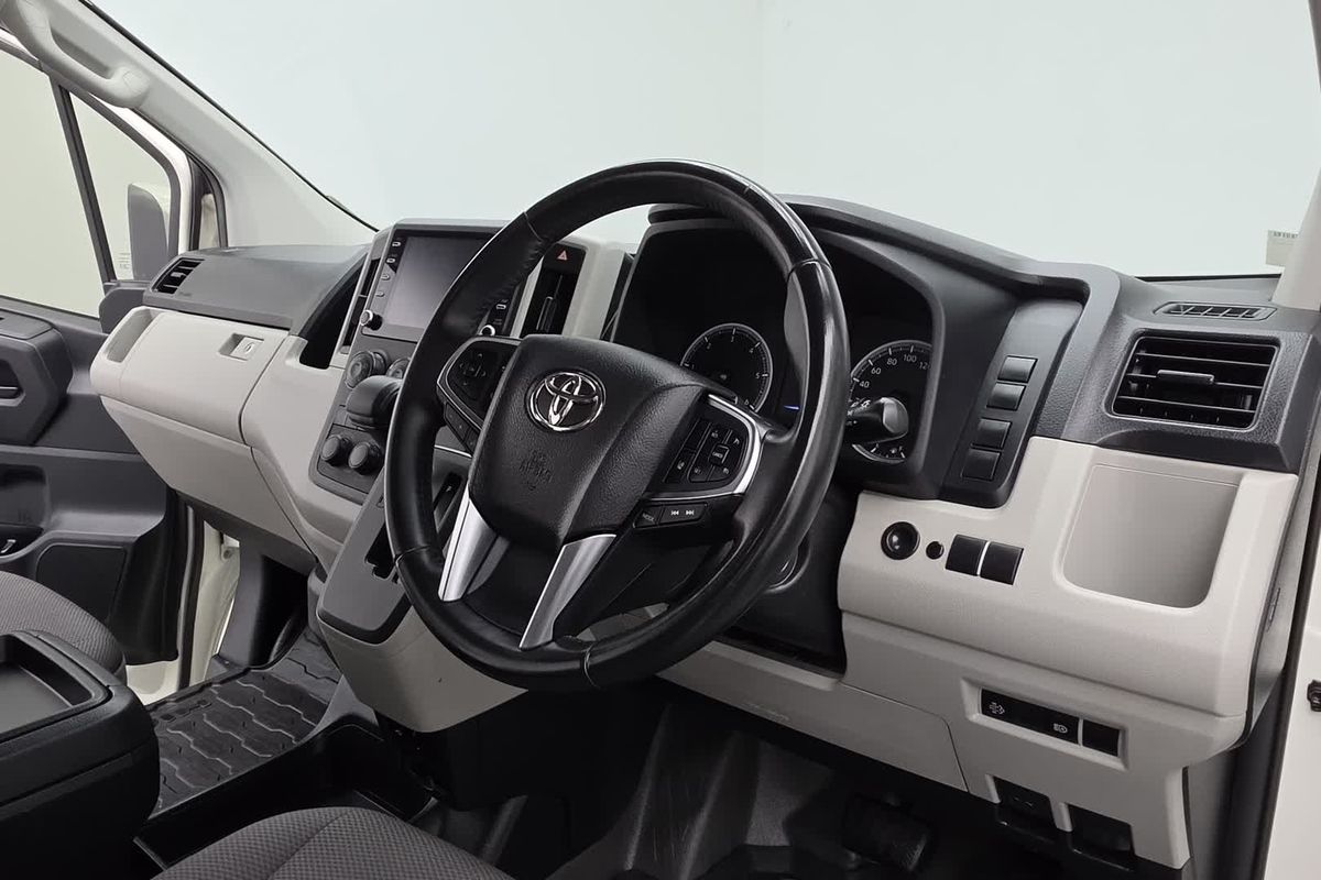 2022 Toyota Hiace Commuter GDH322R ELWB High Roof